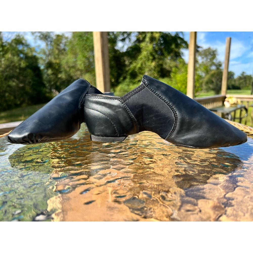 black jazz shoes . Size 6